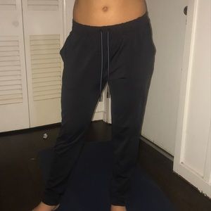 SOLD Lululemon dance studio skinny